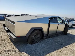 2024 Tesla Cybertruck Cyberbeast z VIN 7G2CEHEE3RA011732, wystawiony jako Copart lot #47046165 z przebiegiem 6 109 mil mil oraz Czysty tytuł • Clean title. Historia ofert i sprzedaży dostępna na DreamBid. Obrazek 3.