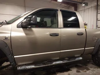 2008 Dodge 2500 SLT z VIN 3D7KS28A48G154445, wystawiony jako IAAI lot #41577967 z przebiegiem 223 161 mil mil oraz . Historia ofert i sprzedaży dostępna na DreamBid. Obrazek 15.