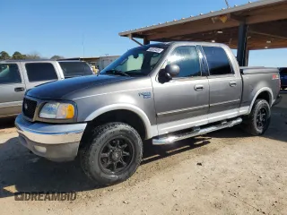 2003 Ford F-150 XLT with VIN 1FTRW08L43KD52642, listed as a Copart auction lot 46829485 with 206,718 mi miles and Salvage Title. Bid and sale history available at carsss.com. Image 1.
