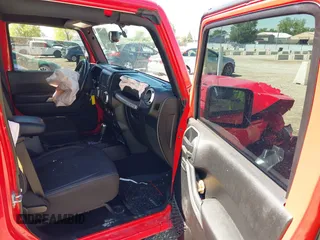 2018 Jeep Wrangler Unlimited Sahara z VIN 1C4HJWEG6JL893798, wystawiony jako IAAI lot #42299351 z przebiegiem Nie podano mil oraz . Historia ofert i sprzedaży dostępna na DreamBid. Obrazek 5.