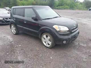 2010 Kia Soul + with VIN KNDJT2A24A7043661, listed as a IAAI auction lot 41981313 with 69,600 mi miles. Bid and sale history available at carsss.com. Image 1.