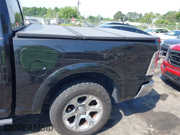2016 Ram 1500 Laramie z VIN 1C6RR7NT4GS397534, wystawiony jako IAAI lot #42159199 z przebiegiem 120 322 mil mil oraz . Historia ofert i sprzedaży dostępna na DreamBid. Obrazek 18.