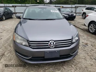 2013 Volkswagen Passat SE z VIN 1VWBP7A39DC123321, wystawiony jako Copart lot #58780315 z przebiegiem 110 132 mil mil oraz Czysty tytuł • Clean title. Historia ofert i sprzedaży dostępna na DreamBid. Obrazek 5.