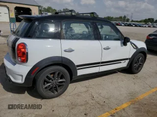 2012 MINI Countryman S with VIN WMWZC5C5XCWM14551, listed as a Copart auction lot 57329265 with 140,814 mi miles and Clean Title. Bid and sale history available at DreamBid. Image 3.