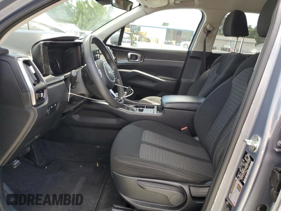 2022 Kia Sorento LX with VIN 5XYRG4LC7NG117480, listed as a Copart auction lot 56733595 with 84,158 mi miles and Salvage title. Bid and sale history available at DreamBid. Image 7.