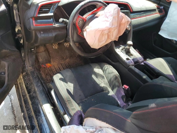2018 Honda Civic Si Coupe with VIN 2HGFC3A58JH753884, listed as a Copart auction lot 68451854 with 151,147 mi miles and Salvage Title. Bid and sale history available at carsss.com. Image 8.