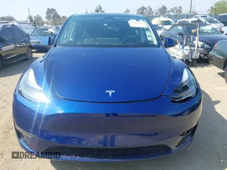 2024 Tesla Model Y с VIN 7SAYGDED2RF119770, выставлен на аукционе IAAI как лот 42462600 с пробегом 6 712 миль миль и . История ставок и продаж доступна на DreamBid. Изображение 12.