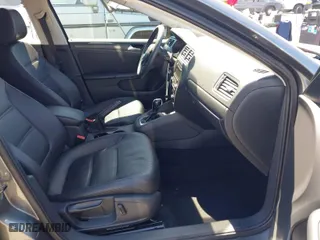 2014 Volkswagen Jetta Sedan SE with VIN 3VWD17AJ8EM285143, listed as a IAAI auction lot 41880109 with 123,831 mi miles. Bid and sale history available at carsss.com. Image 5.