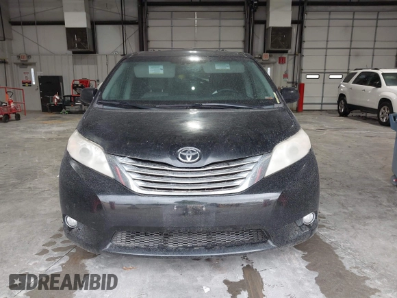 2012 Toyota Sienna XLE AAS z VIN 5TDYK3DC2CS197032, wystawiony jako IAAI lot #41942666 z przebiegiem 304 582 mil mil oraz . Historia ofert i sprzedaży dostępna na DreamBid. Obrazek 12.