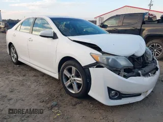2013 Toyota Camry L with VIN 4T1BF1FK7DU702297, listed as a IAAI auction lot 41198744 with 178,973 mi miles. Bid and sale history available at carsss.com. Image 1.