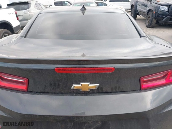 2018 Chevrolet Camaro 1LT with VIN 1G1FB1RS4J0133496, listed as a IAAI auction lot 41242934 with NaN miles. Bid and sale history available at carsss.com. Image 17.