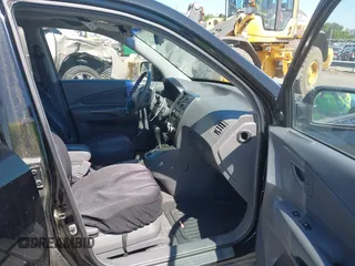 2005 Hyundai Tucson GLS with VIN KM8JN72D95U193338, listed as a IAAI auction lot 42205240 with 172,424 mi miles. Bid and sale history available at carsss.com. Image 5.