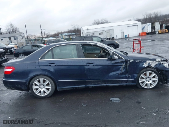 2013 Mercedes-Benz E-Class E 350 Luxury with VIN WDDHF8JB2DA726819, listed as a IAAI auction lot 41545234 with 139,794 mi miles. Bid and sale history available at carsss.com. Image 13.