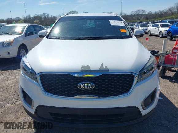 2016 Kia Sorento LX with VIN 5XYPG4A39GG106459, listed as a IAAI auction lot 41790974 with 107,994 mi miles. Bid and sale history available at carsss.com. Image 12.