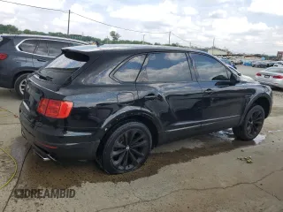 2018 Bentley Bentayga Signature z VIN SJAAC2ZV9JC019153, wystawiony jako Copart lot #61819484 z przebiegiem 55 516 mil mil oraz Szkoda całkowita • Salvage title. Historia ofert i sprzedaży dostępna na DreamBid. Obrazek 3.
