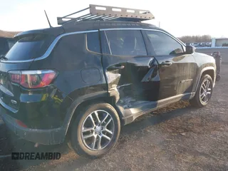 2018 Jeep Compass Altitude with VIN 3C4NJDBB5JT117506, listed as a IAAI auction lot 41447381 with 93,577 mi miles and . Bid and sale history available at carsss.com. Image 6.