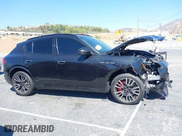 2023 Maserati Grecale Modena z VIN ZN682AVM4P7427440, wystawiony jako IAAI lot #40210925 z przebiegiem Nie podano mil oraz . Historia ofert i sprzedaży dostępna na DreamBid. Obrazek 13.