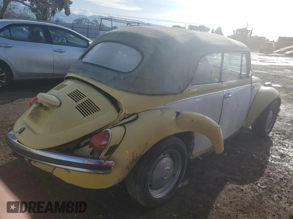 1971 Volkswagen Beetle with VIN 1512437629, listed as a Copart auction lot 42044394 with 4,786 mi miles and Salvage Title. Bid and sale history available at DreamBid. Image 3.
