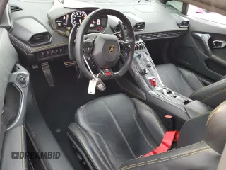 2017 Lamborghini Huracan z VIN ZHWUC2ZF2HLA07967, wystawiony jako Copart lot #81616774 z przebiegiem 23 521 mil mil oraz Szkoda całkowita • Salvage title. Historia ofert i sprzedaży dostępna na DreamBid. Obrazek 8.