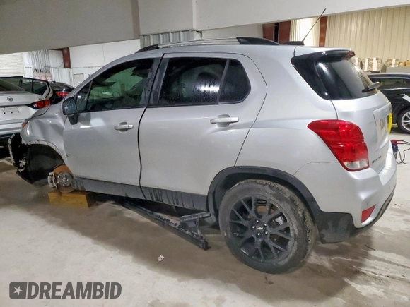 2022 Chevrolet Trax LT with VIN KL7CJPSM8NB557105, listed as a Copart auction lot 55352285 with 22,028 mi miles and Salvage title. Bid and sale history available at DreamBid. Image 2.