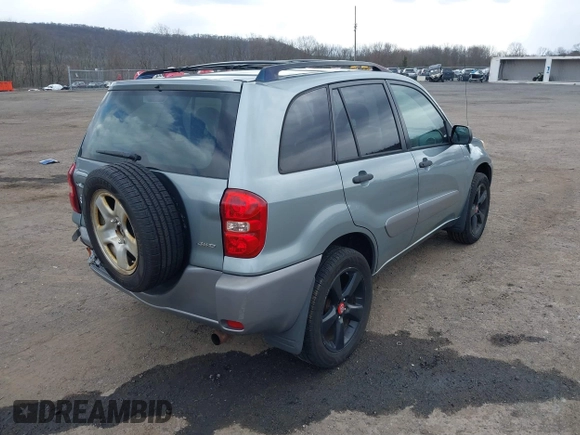 2005 Toyota RAV4 with VIN JTEHD20VX56046580, listed as a IAAI auction lot 41881318 with 155,541 mi miles. Bid and sale history available at carsss.com. Image 4.