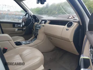 2016 Land Rover LR4 HSE z VIN SALAG2V65GA827367, wystawiony jako IAAI lot #42351913 z przebiegiem 108 481 mil mil oraz . Historia ofert i sprzedaży dostępna na DreamBid. Obrazek 5.
