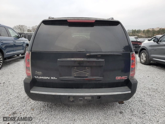 2007 GMC Yukon XL Denali with VIN 1GKFK66847J248832, listed as a Copart auction lot 84633704 with 269,192 mi miles and Salvage Title. Bid and sale history available at carsss.com. Image 6.