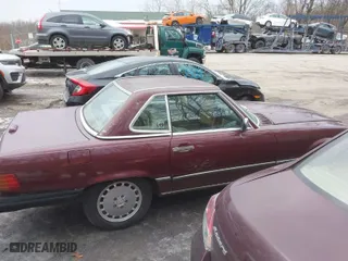 1988 Mercedes-Benz 560 Series 560SL with VIN WDBBA48D0JA077921, listed as a IAAI auction lot 41450795 with 155,749 mi miles. Bid and sale history available at carsss.com. Image 13.