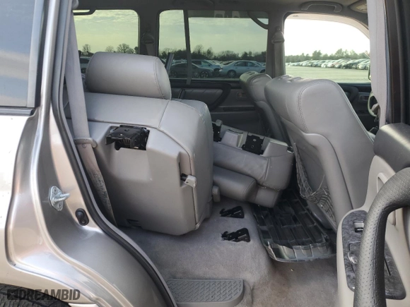2005 Toyota Land Cruiser with VIN JTEHT05J952072785, listed as a Copart auction lot 46064555 with 184,943 mi miles and Salvage Title. Bid and sale history available at carsss.com. Image 11.