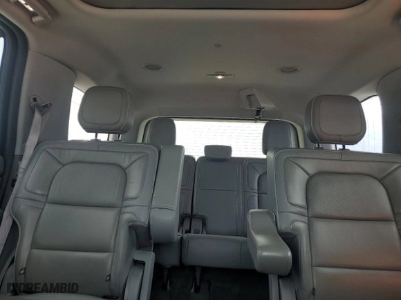 2018 Lincoln Navigator Select with VIN 5LMJJ2JT4JEL20313, listed as a Copart auction lot 54561755 with 231,581 mi miles and Clean Title. Bid and sale history available at carsss.com. Image 10.