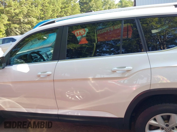 2018 Volkswagen Atlas SE z VIN 1V2LR2CA0JC520538, wystawiony jako IAAI lot #42862283 z przebiegiem 119 258 mil mil oraz . Historia ofert i sprzedaży dostępna na DreamBid. Obrazek 14.