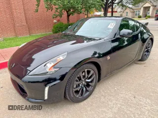 2019 Nissan 370Z z VIN JN1AZ4EH0KM422347, wystawiony jako Copart lot #60700235 z przebiegiem 46 412 mil mil oraz Czysty tytuł • Clean title. Historia ofert i sprzedaży dostępna na DreamBid. Obrazek 2.