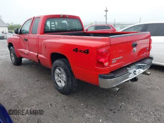 2005 Dodge Dakota SLT with VIN 1D7HW42N25S305244, listed as a IAAI auction lot 42517281 with 155,487 mi miles and . Bid and sale history available at DreamBid. Image 3.