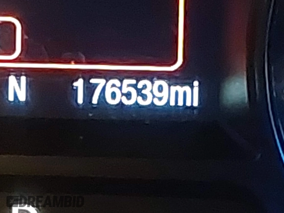 2017 Ford Police Interceptor Utility z VIN 1FM5K8AR6HGE15768, wystawiony jako IAAI lot #41561819 z przebiegiem 176 539 mil mil oraz . Historia ofert i sprzedaży dostępna na DreamBid. Obrazek 16.