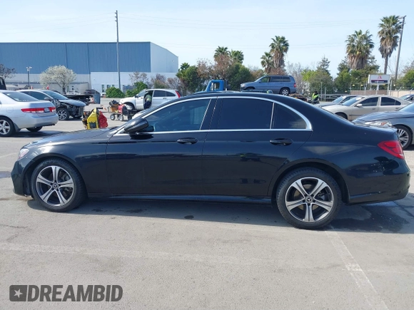 2019 Mercedes-Benz E 300 z VIN WDDZF4JB9KA509360, wystawiony jako IAAI lot #41846674 z przebiegiem 202 663 mil mil oraz . Historia ofert i sprzedaży dostępna na DreamBid. Obrazek 14.