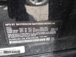 2018 BMW X6 xDrive50i with VIN 5UXKU6C58J0W39038, listed as a IAAI auction lot 40025654 with 106,080 mi miles. Bid and sale history available at carsss.com. Image 9.