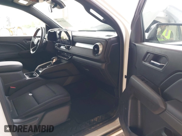 2023 Chevrolet Colorado 4WD LT z VIN 1GCPTCEK0P1221796, wystawiony jako IAAI lot #42076600 z przebiegiem 23 262 mil mil oraz . Historia ofert i sprzedaży dostępna na DreamBid. Obrazek 5.