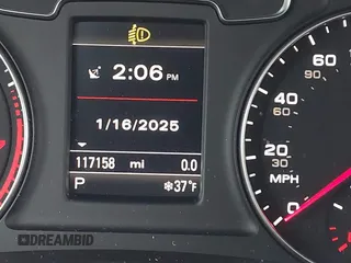 2017 Audi Q3 Premium Plus z VIN WA1JCCFS6HR008921, wystawiony jako IAAI lot #41351675 z przebiegiem 117 158 mil mil oraz . Historia ofert i sprzedaży dostępna na DreamBid. Obrazek 15.