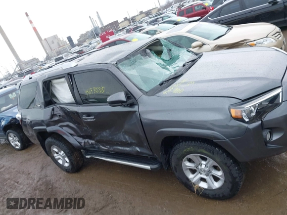 2018 Toyota 4Runner SR5 z VIN JTEBU5JR6J5487132, wystawiony jako IAAI lot #41673630 z przebiegiem 126 697 mil mil oraz . Historia ofert i sprzedaży dostępna na DreamBid. Obrazek 6.
