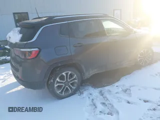 2022 Jeep Compass Limited z VIN 3C4NJDCB9NT105007, wystawiony jako IAAI lot #41334808 z przebiegiem 36 363 mil mil oraz . Historia ofert i sprzedaży dostępna na DreamBid. Obrazek 4.