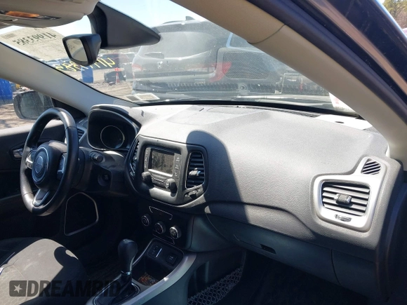 2018 Jeep Compass Sport with VIN 3C4NJCAB7JT107040, listed as a IAAI auction lot 41993385 with 251,154 mi miles. Bid and sale history available at carsss.com. Image 5.