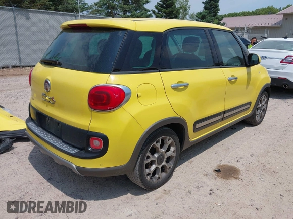 2014 FIAT 500L Trekking z VIN ZFBCFADH0EZ020742, wystawiony jako IAAI lot #42480674 z przebiegiem 141 563 mil mil oraz . Historia ofert i sprzedaży dostępna na DreamBid. Obrazek 4.