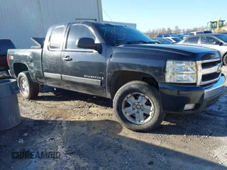 2007 Chevrolet Silverado 1500 1LT with VIN 2GCEK19J971628509, listed as a IAAI auction lot 41227422 with 303,725 mi miles and . Bid and sale history available at DreamBid. Image 1.