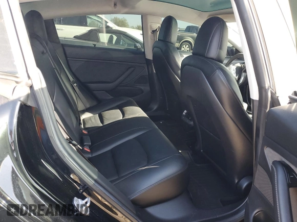 2019 Tesla Model 3 Mid Range z VIN 5YJ3E1EAXKF398909, wystawiony jako Copart lot #52504645 z przebiegiem 101 667 mil mil oraz Szkoda całkowita • Salvage title. Historia ofert i sprzedaży dostępna na DreamBid. Obrazek 10.