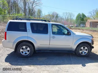 2011 Nissan Pathfinder SV with VIN 5N1AR1NN1BC626741, listed as a IAAI auction lot 41957479 with 204,128 mi miles. Bid and sale history available at carsss.com. Image 14.
