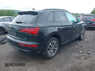 2024 Audi Q5 S line Premium with VIN WA1GAAFY9R2108000, listed as a IAAI auction lot 42275990 with 9,392 mi miles and . Bid and sale history available at DreamBid. Image 4.