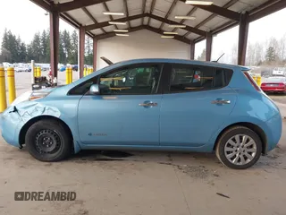 2015 Nissan LEAF SV with VIN 1N4AZ0CP3FC332529, listed as a IAAI auction lot 41760939 with 60,503 mi miles. Bid and sale history available at carsss.com. Image 14.