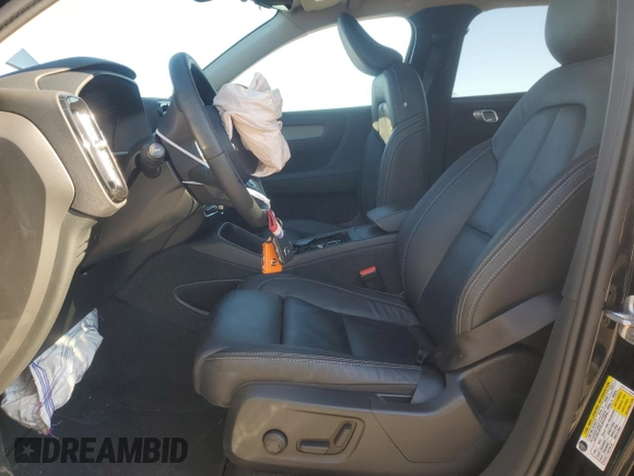 2023 Volvo XC40 Ultimate Dark Theme z VIN YV4L12UX9P2100106, wystawiony jako Copart lot #85582384 z przebiegiem 7 506 mil mil oraz Szkoda całkowita • Salvage title. Historia ofert i sprzedaży dostępna na DreamBid. Obrazek 7.