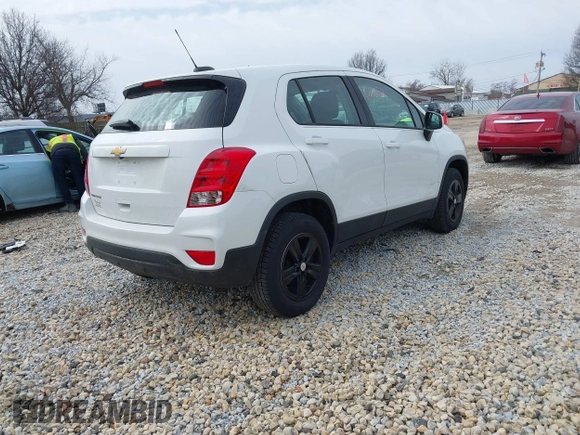 2018 Chevrolet Trax LS with VIN KL7CJNSB5JB713243, listed as a IAAI auction lot 41812654 with 92,901 mi miles. Bid and sale history available at carsss.com. Image 4.