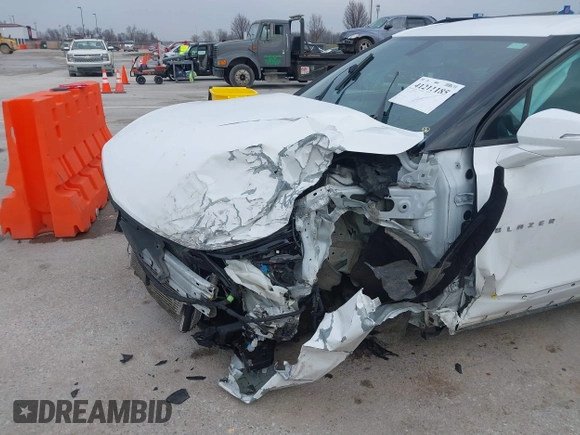 2019 Chevrolet Blazer with VIN 3GNKBGRS7KS647577, listed as a IAAI auction lot 41211185 with 81,889 mi miles and . Bid and sale history available at DreamBid. Image 6.